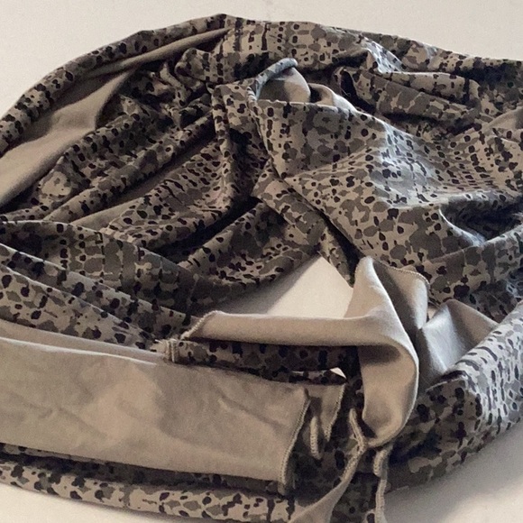 New Pact organic cotton scarf olive green black abstract animal print - Picture 2 of 5